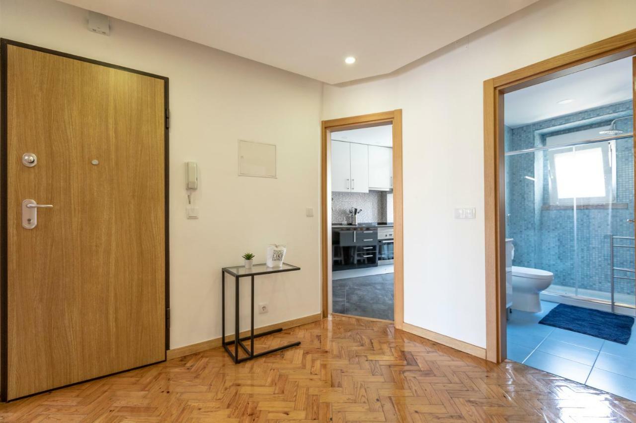 Like-Home-T3 Apt-Campolide, Near Amoreiras Mall Lisbona Esterno foto
