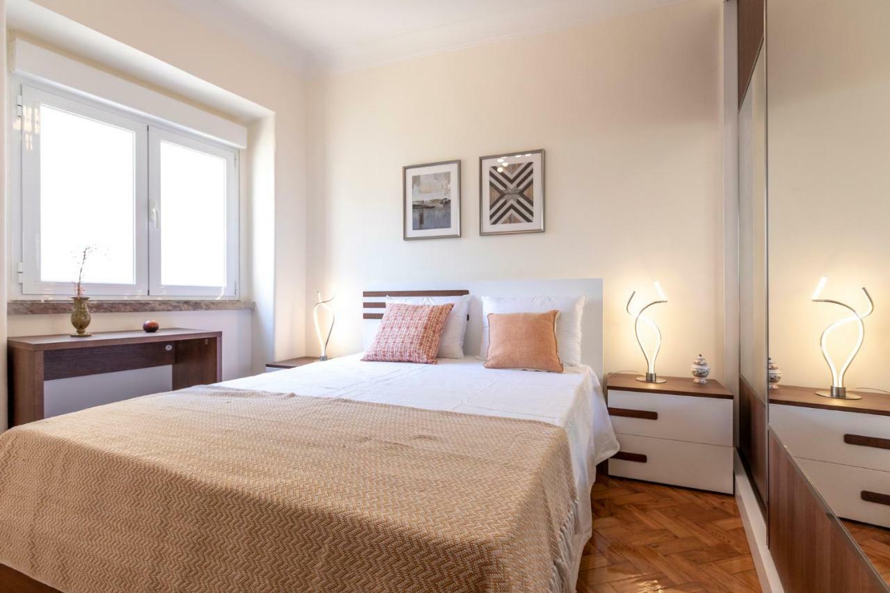 Like-Home-T3 Apt-Campolide, Near Amoreiras Mall Lisbona Esterno foto